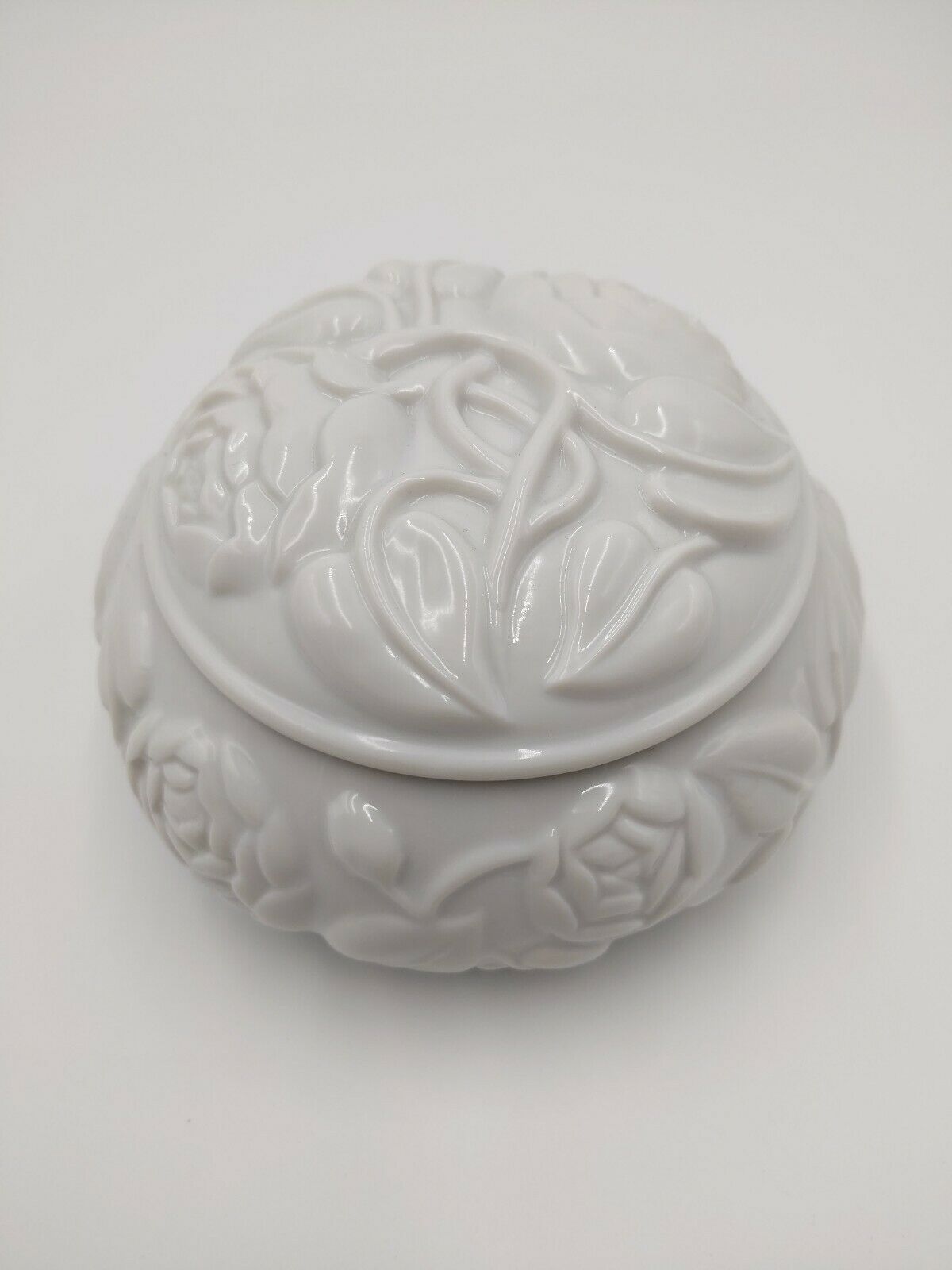 Raised Roses Blanc De Chine Vanity Box Jar White Porcelain Germaine Monteil 5.5"