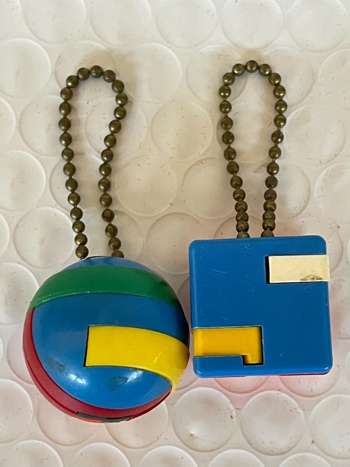 Vtg Multicolored Ball & Cube Dexterity Puzzle Keychain