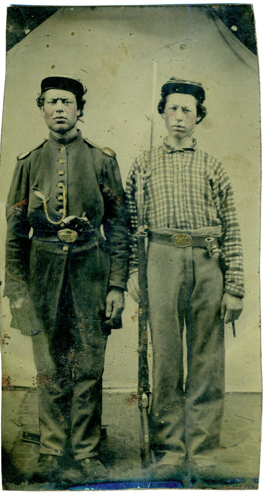 Us Civil War 1/4 Plate Tintype Two Young Soldiers Armed